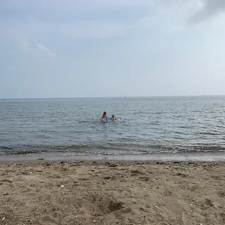 Hotel Stacaravan Met Tuin Aan De Waddenzee